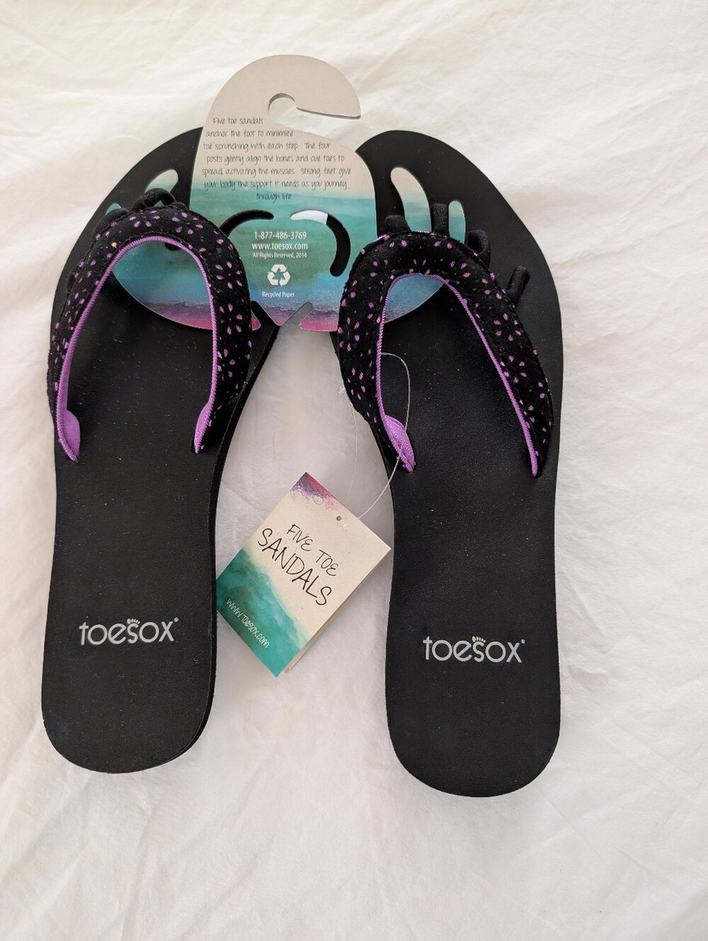 Toesox Women's Diva Five Toe Sandals (Size 8)